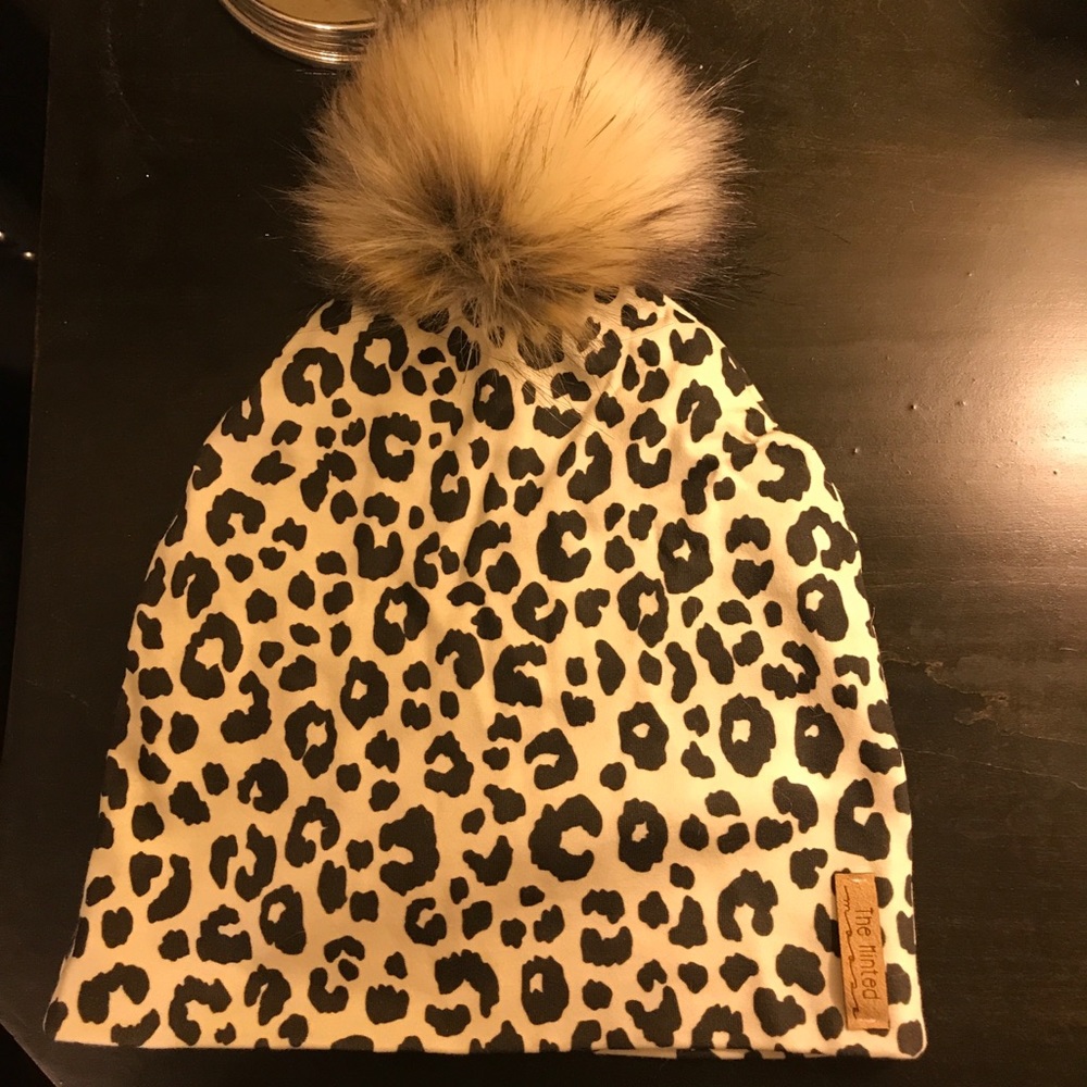 Leapord Print Beanie with Faux Fur Pom